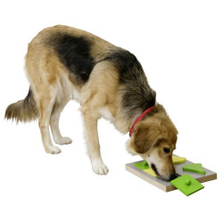 kerbl CAKE. thinking and learning game for dogs. Games has reward candy