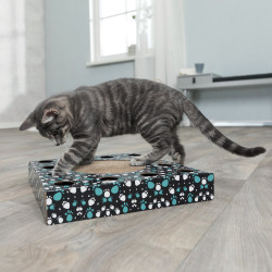 Trixie Placa de arañazos con bola 33 x 33 cm. para el gato. Gato