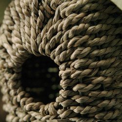 Esschert Design Kieszonkowa budka lęgowa z sitowia, otwór ø 35 mm. dla ptaków wroniec. Nichoir oiseaux